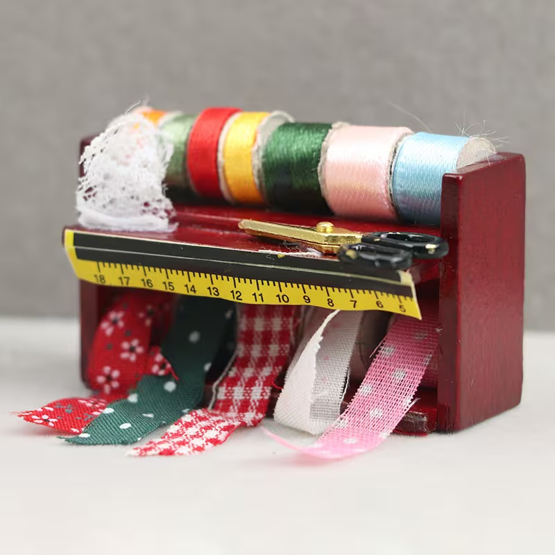 Dollhouse Mini Sewing Box with - Sewing Factory 评论和价格