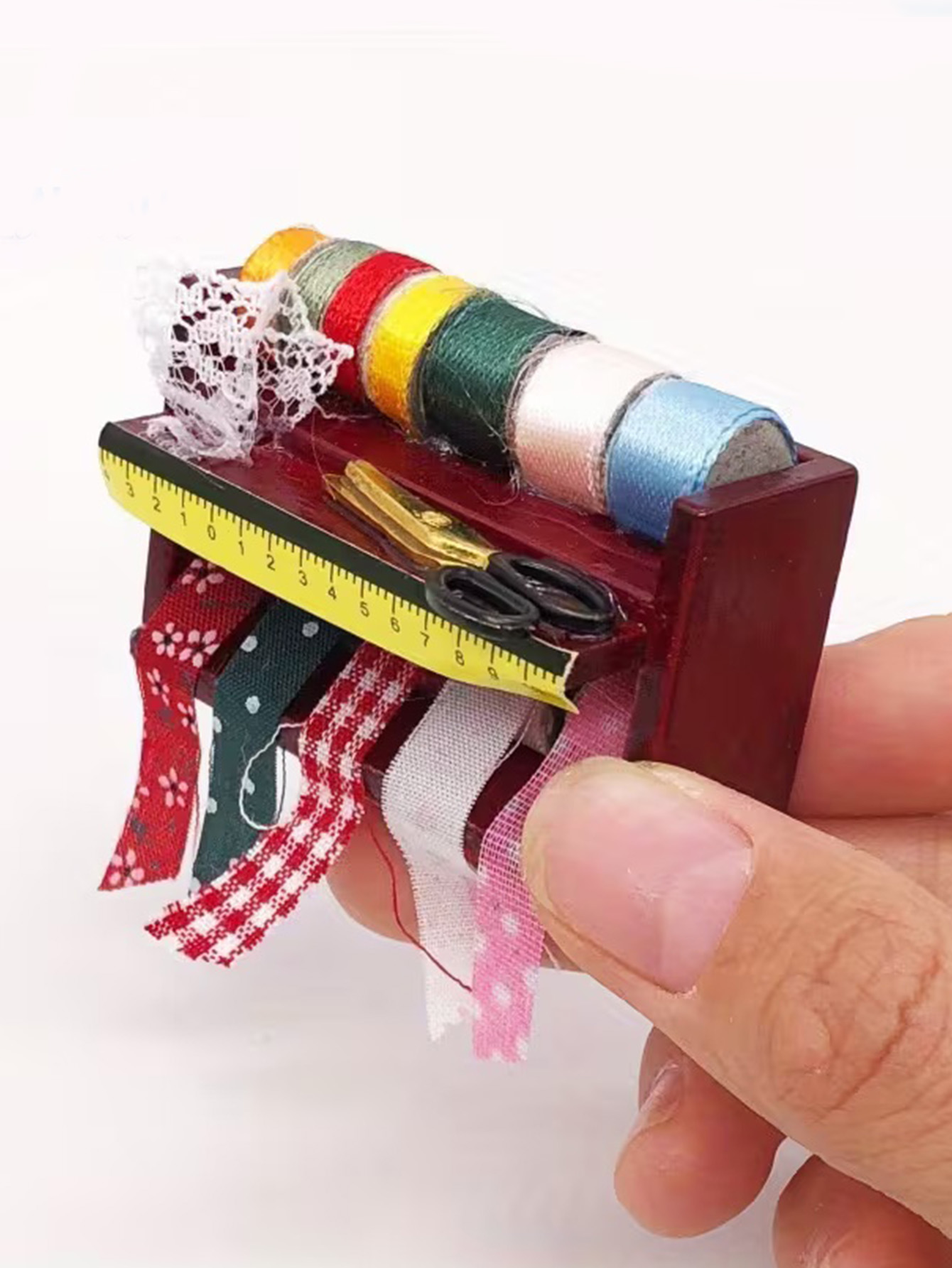 Dollhouse Mini Sewing Box with - Sewing Factory 评论和价格